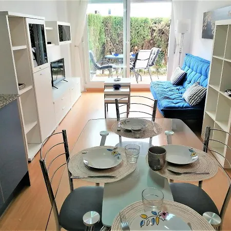 Espacioso En Zona Tranquila Con Piscina Salada Abierta Todo El Ano Y Wifi Gratuito - Es-258-107