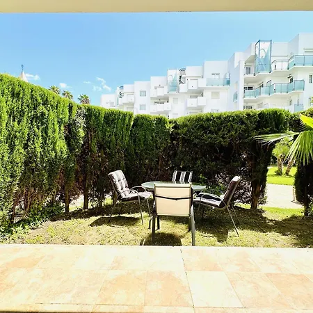 Espacioso En Zona Tranquila Con Piscina Salada Abierta Todo El Ano Y Wifi Gratuito - Es-258-107