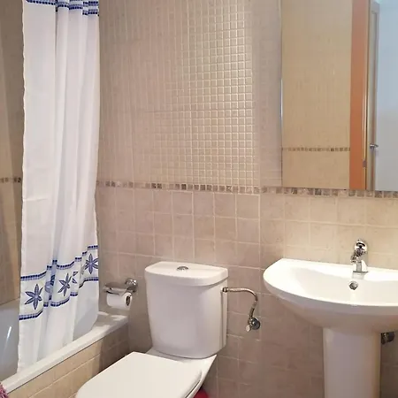 Espacioso En Zona Tranquila Con Piscina Salada Abierta Todo El Ano Y Wifi Gratuito - Es-258-107