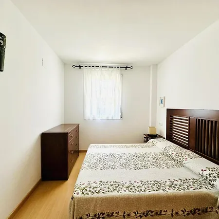 Apartment Espacioso En Zona Tranquila Con Piscina Salada Abierta Todo El Ano Y Wifi Gratuito - Es-258-107